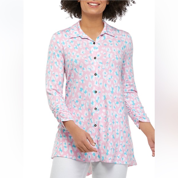 Tops - Kim Roger’s button up Leopard Print tunic top Size Medium